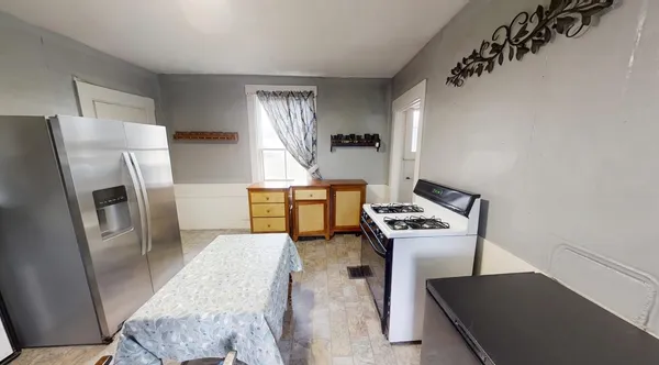$114,900 | 33 Main Street, Cambridge, ME 04923