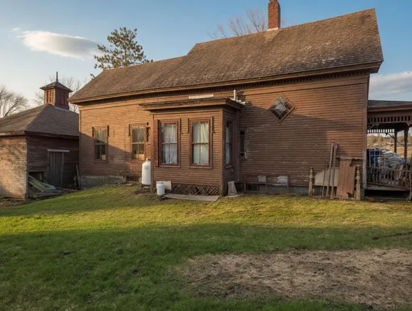 $114,900 | 33 Main Street, Cambridge, ME 04923
