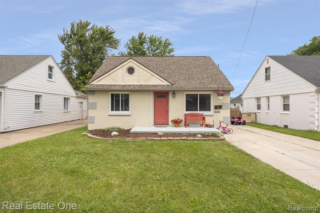 8251 State Park Center Line, MI 48015 - Photo 1 of 24 Gallery Image 1