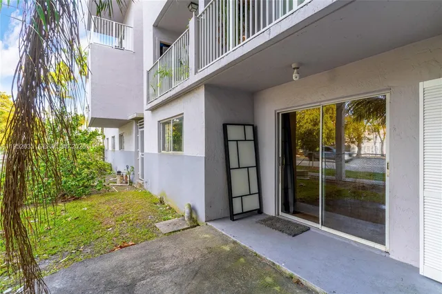 $235,000 | 2690 West 76th Street, Unit 104, Hialeah, FL 33016