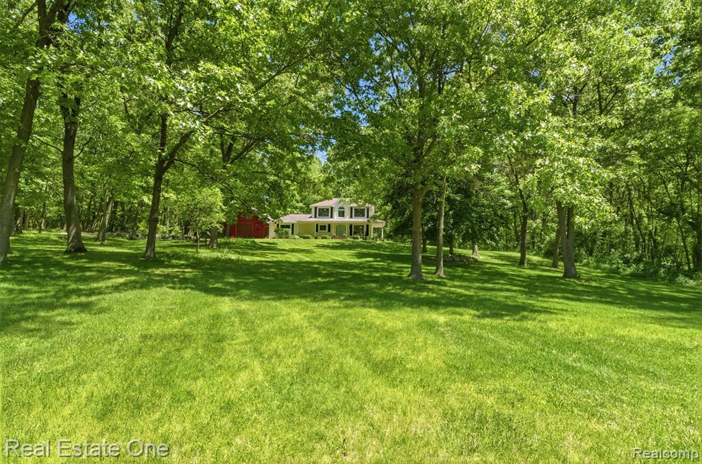3559 Perry Lake Road Ortonville, MI 48462 - Photo 4 of 41