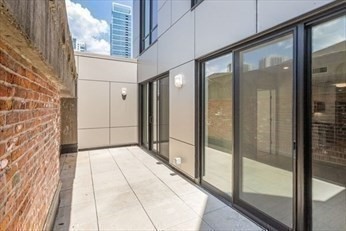 121 Portland Street, Unit 7O8 Boston, MA 02114 - Photo 22 of 40 a view of an entryway