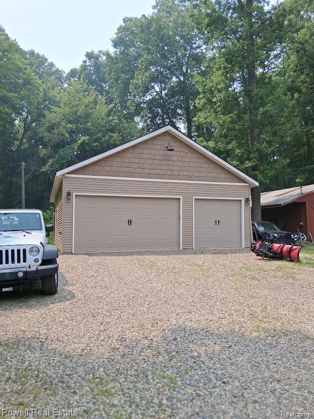 6807 Big Trail Road Holly, MI 48442 - Photo 37 of 45 Garage