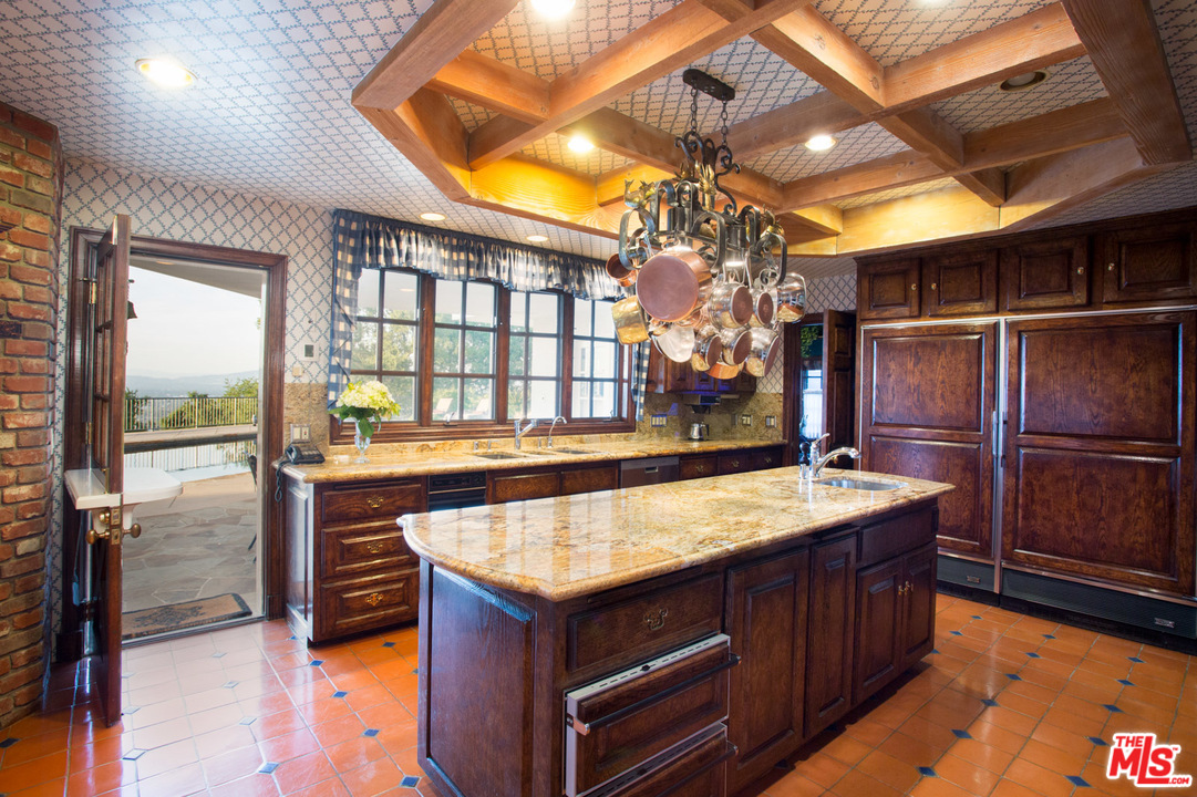 Stone Oak Drive Los Angeles, CA 90049 - Photo 14 of 27