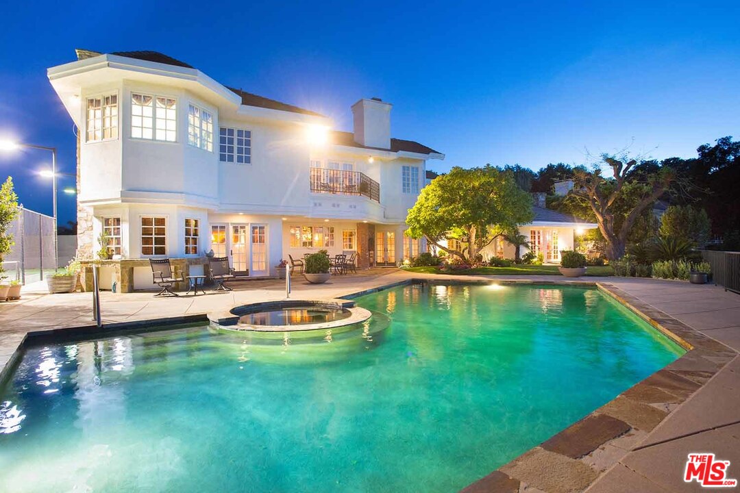 Stone Oak Drive Los Angeles, CA 90049 - Photo 19 of 27