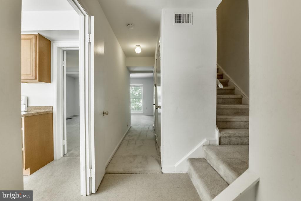 3792 Persimmon Circle Fairfax, VA 22031 - Photo 4 of 33