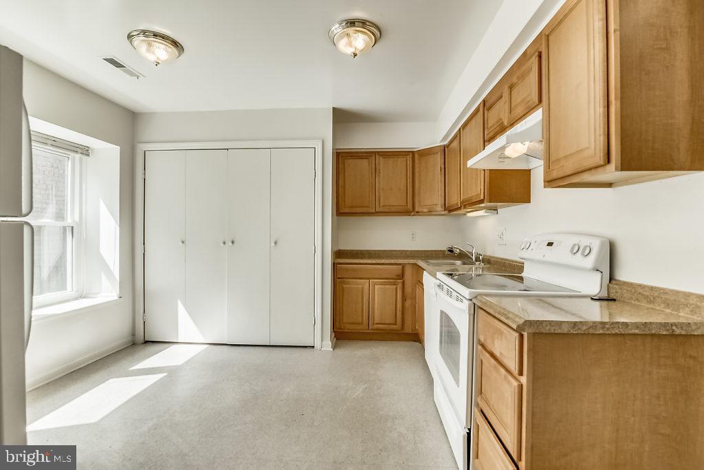 3792 Persimmon Circle Fairfax, VA 22031 - Photo 5 of 33