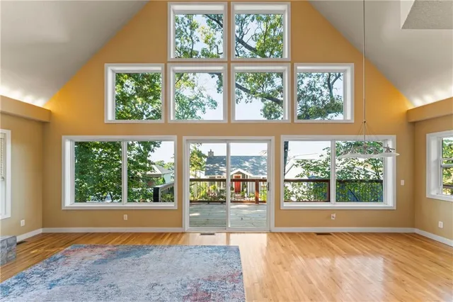 $379,900 | 89 Turkey Trail Road, Blue Eye, MO 65611