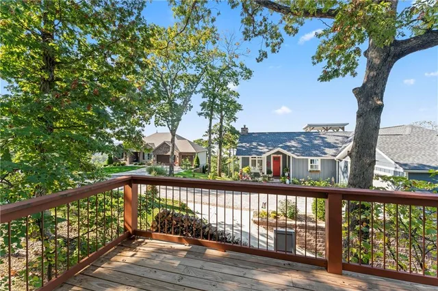 $379,900 | 89 Turkey Trail Road, Blue Eye, MO 65611