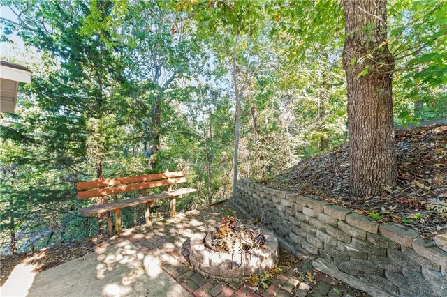 $379,900 | 89 Turkey Trail Road, Blue Eye, MO 65611