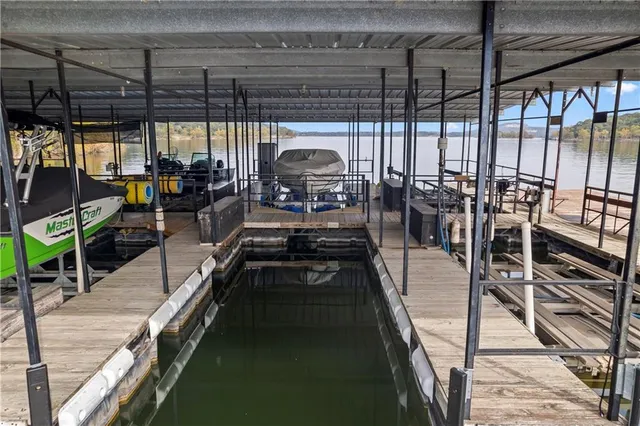 $379,900 | 89 Turkey Trail Road, Blue Eye, MO 65611