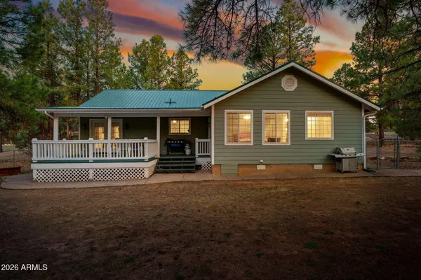 $524,900 | 2236 Cross Country Road, Overgaard, AZ 85933