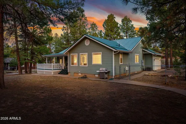 $524,900 | 2236 Cross Country Road, Overgaard, AZ 85933