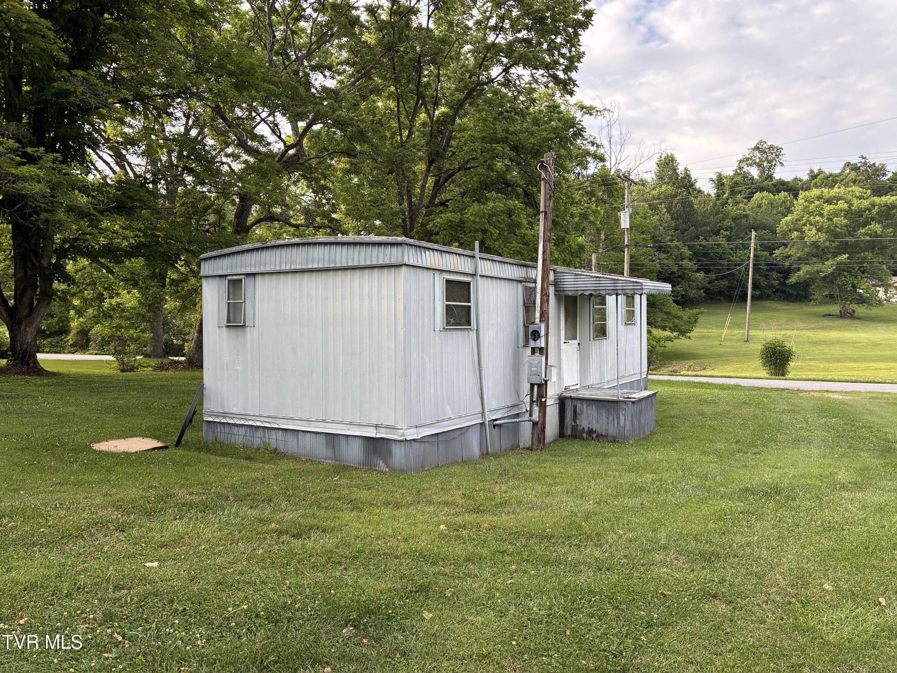 940 Middle Creek Road Afton, TN 37616 - Photo 79 of 80 exterior mobile home 3