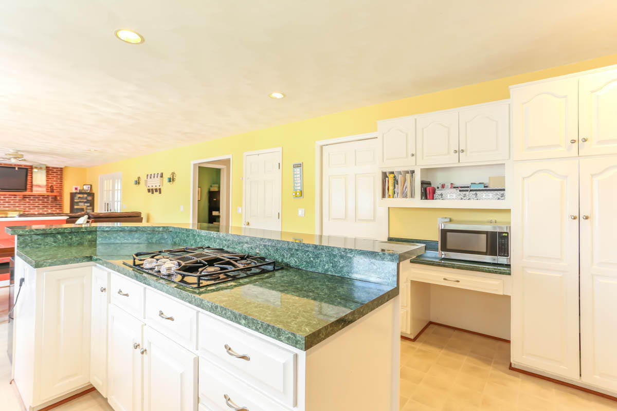 393 Winesap Road Roanoke, VA 24019 - Photo 22 of 56 DGA_8295