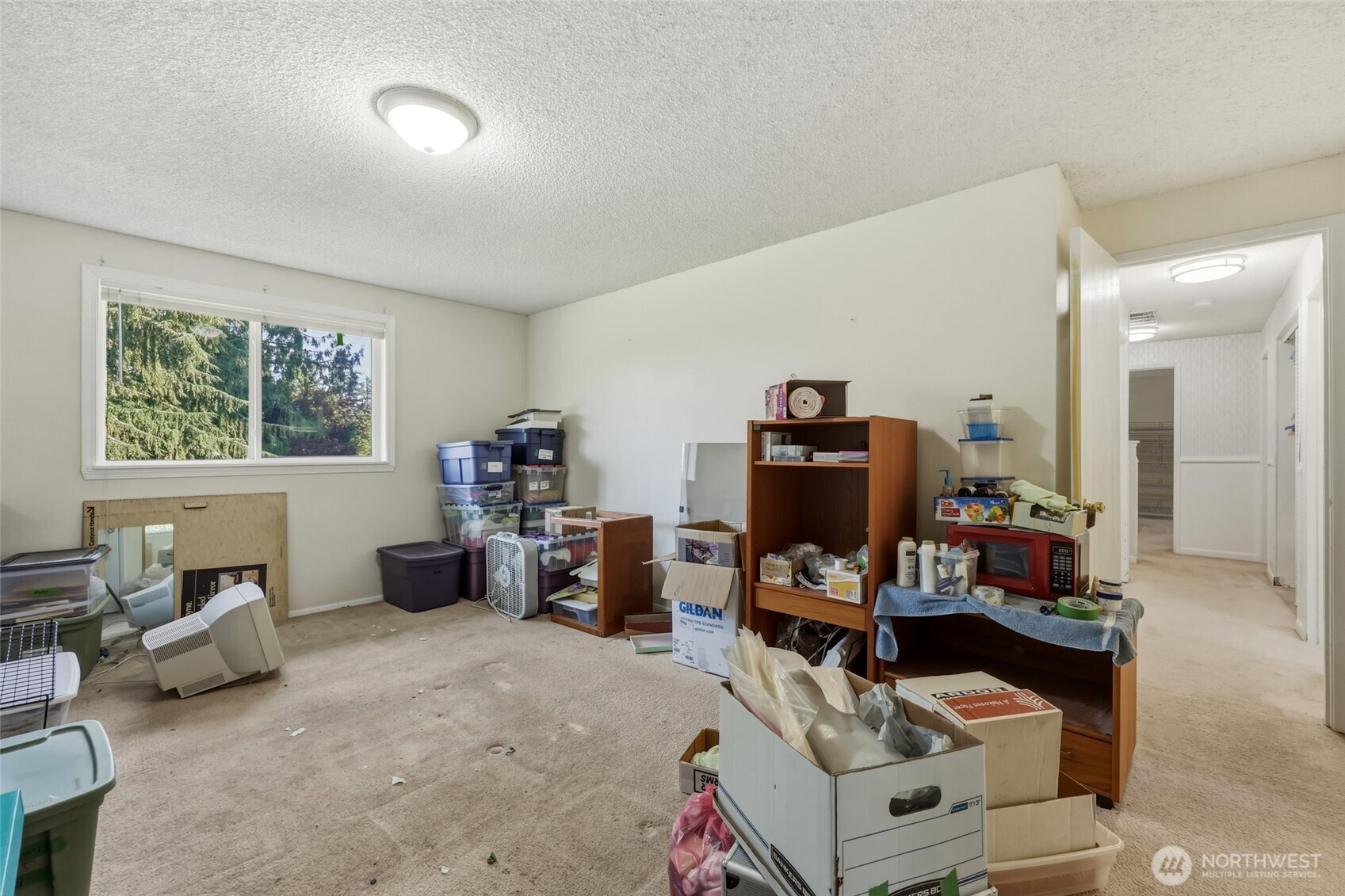 37214 Allen Road South Roy, WA 98580 - Photo 19 of 38 a room with furniture