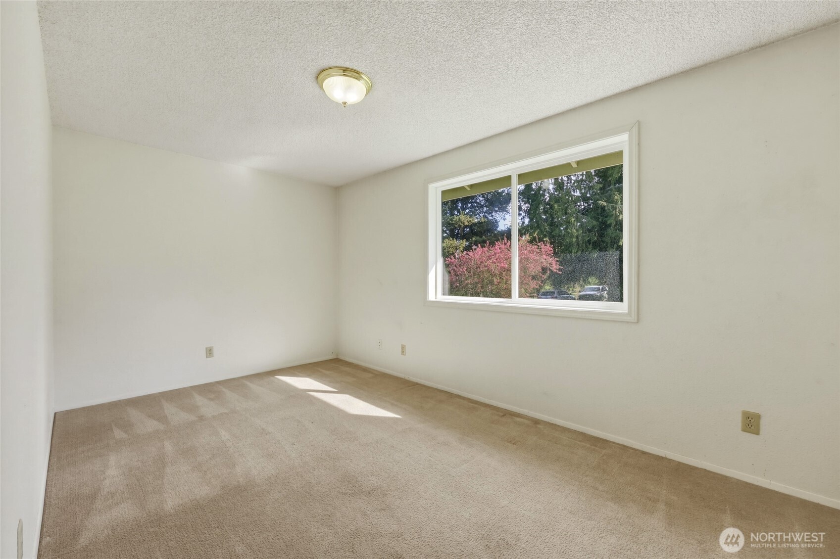 37214 Allen Road South Roy, WA 98580 - Photo 25 of 38 an empty room with a window