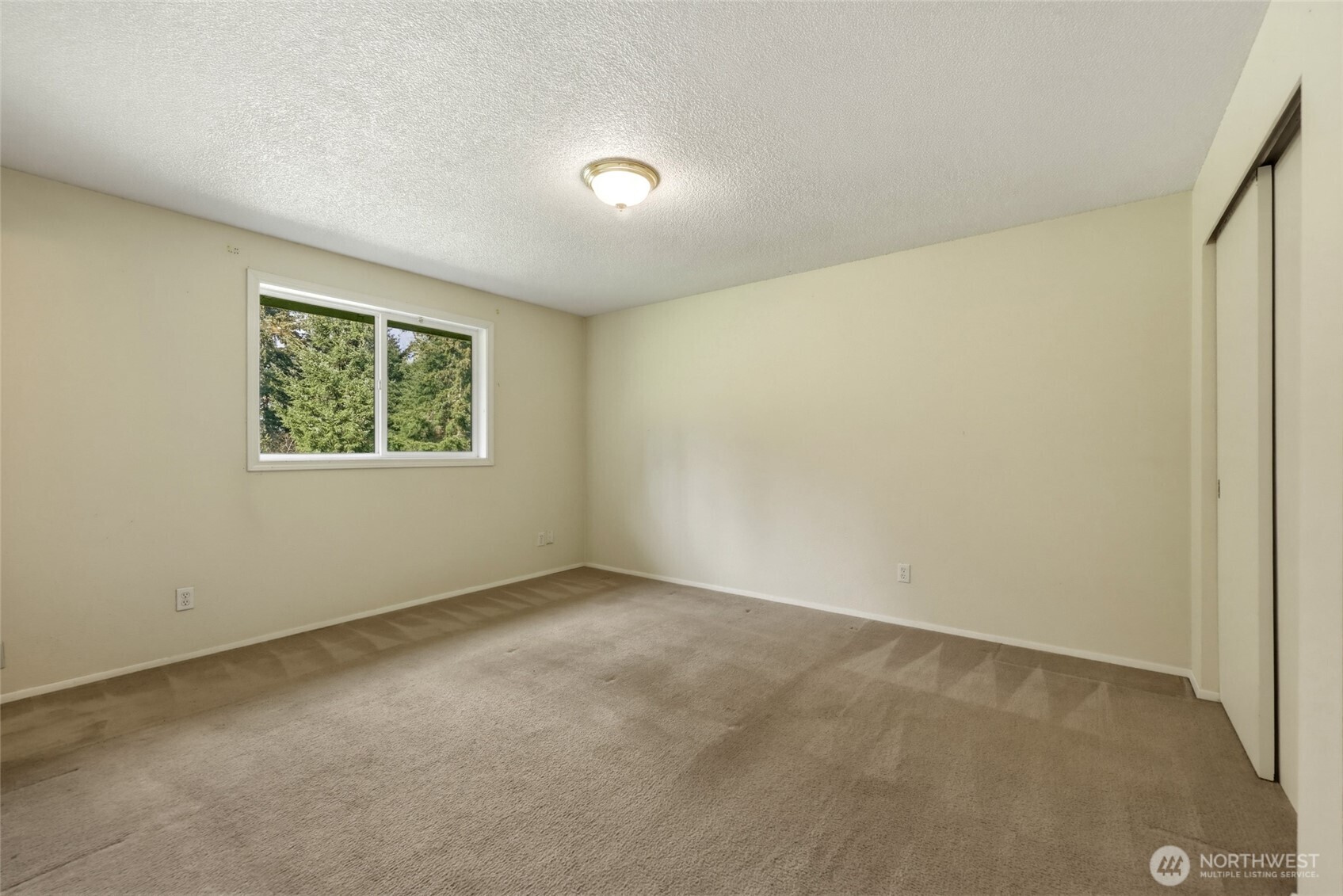 37214 Allen Road South Roy, WA 98580 - Photo 28 of 38 an empty room with windows