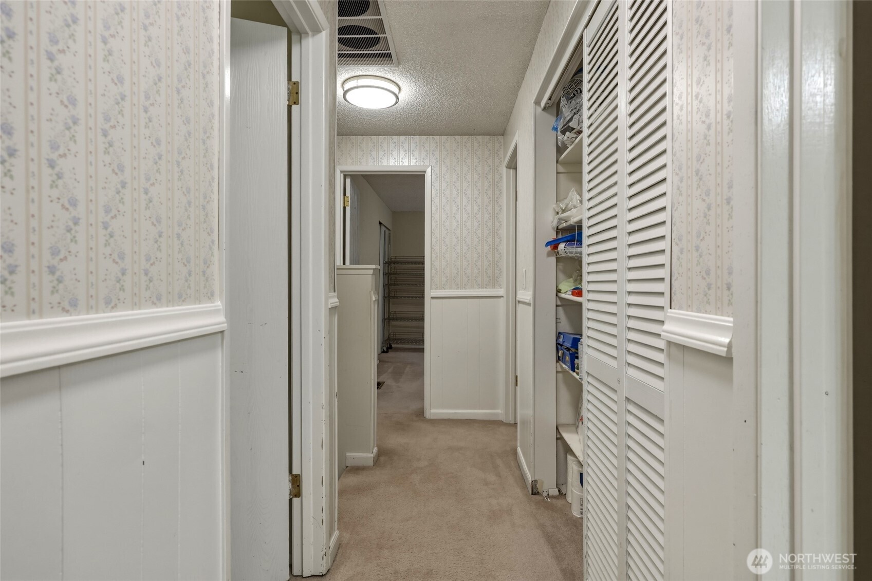 37214 Allen Road South Roy, WA 98580 - Photo 7 of 38 a view of a hallway with wooden floor and entryway