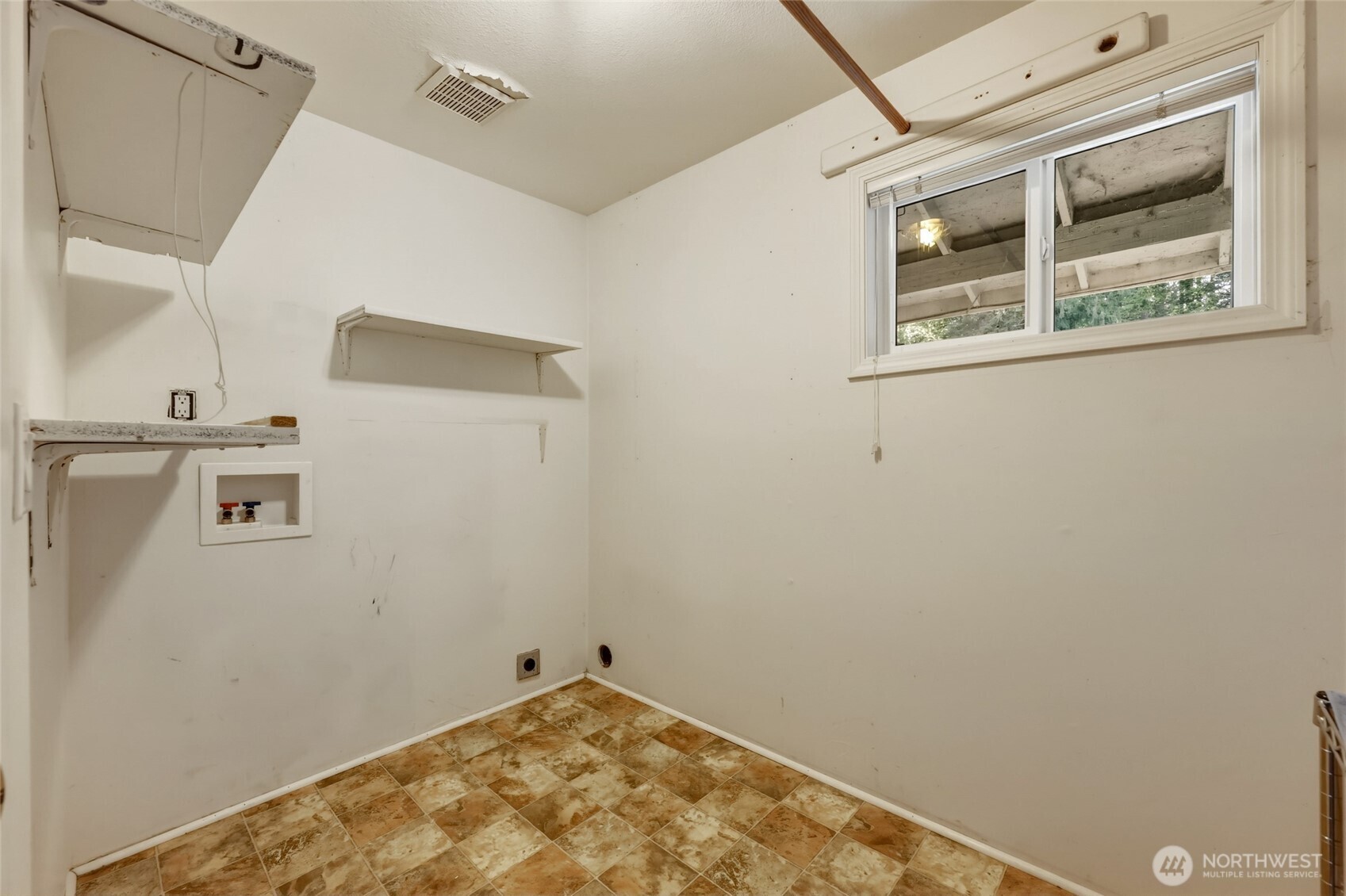 37214 Allen Road South Roy, WA 98580 - Photo 8 of 38 a view of utility room