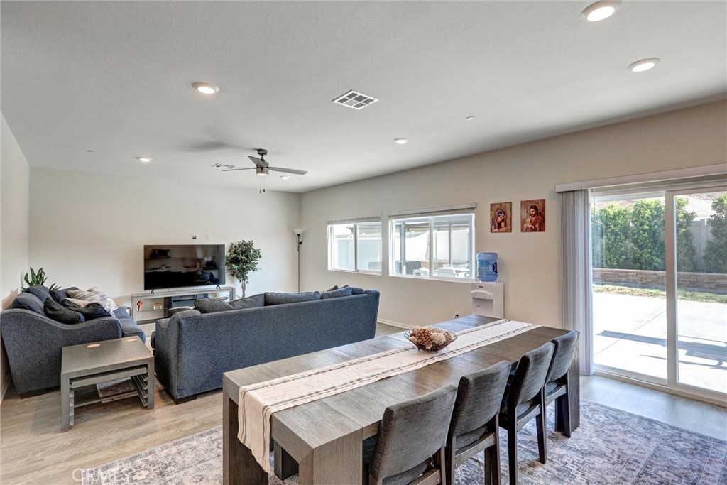 31214 Linden Flower Road Winchester, CA 92596 - Photo 9 of 38