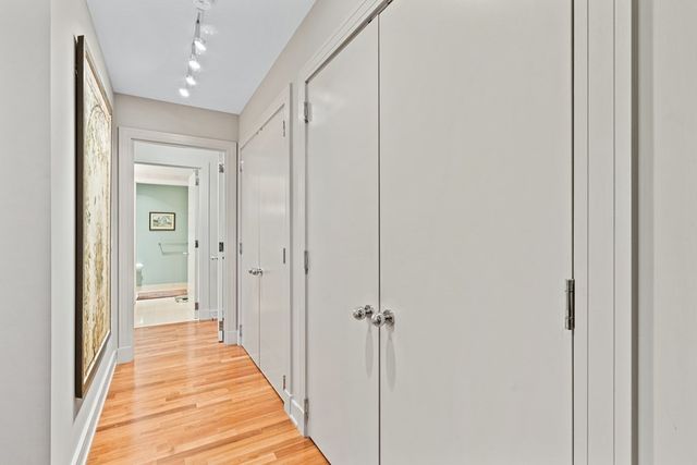 $1,460,000 | 500 Atlantic Avenue, Unit 21M, Boston, MA 02210