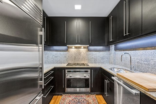 $1,460,000 | 500 Atlantic Avenue, Unit 21M, Boston, MA 02210