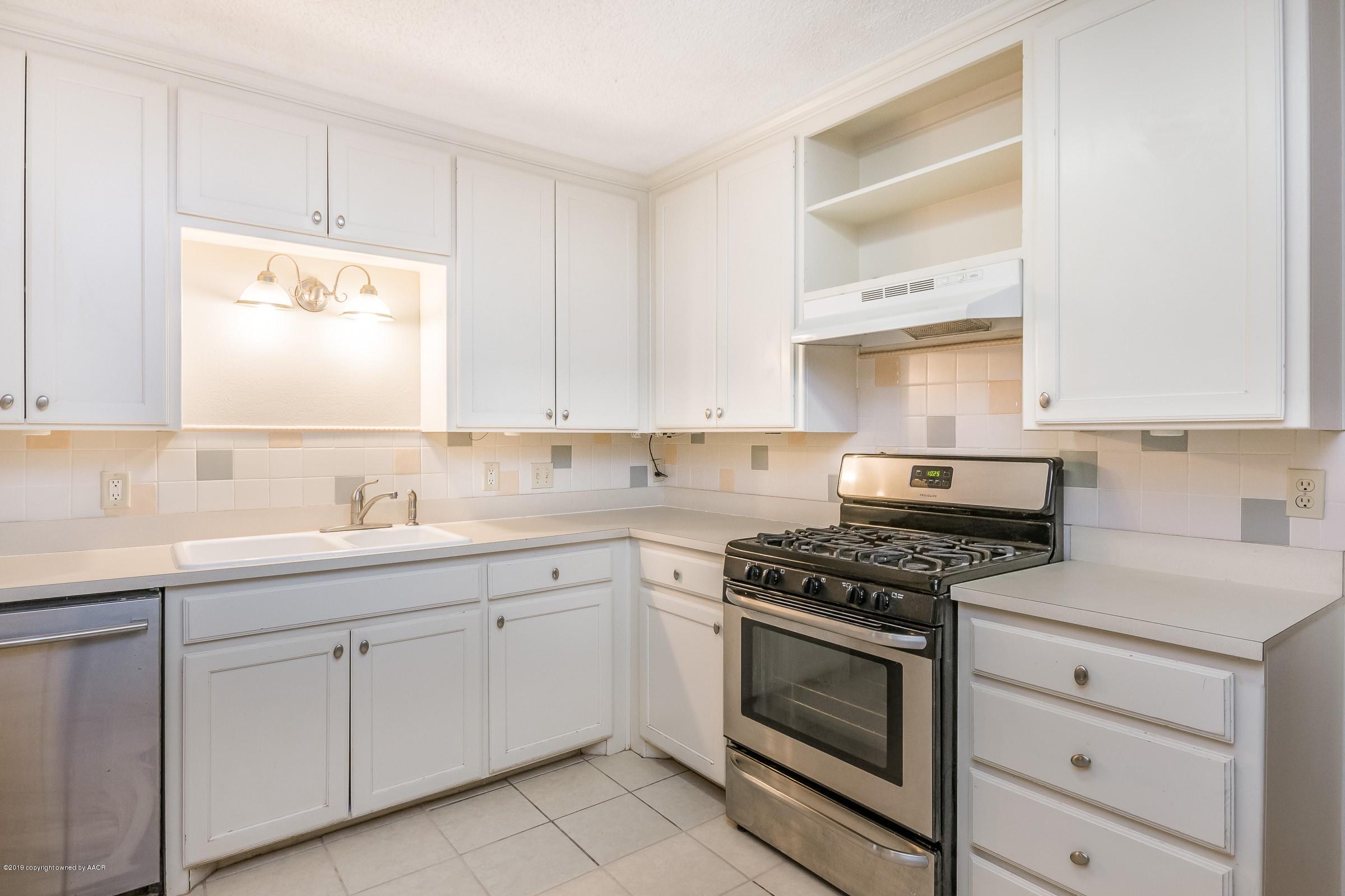 4623 South Travis Street Amarillo, TX 79110 - Photo 5 of 16 005_Kitchen (2)