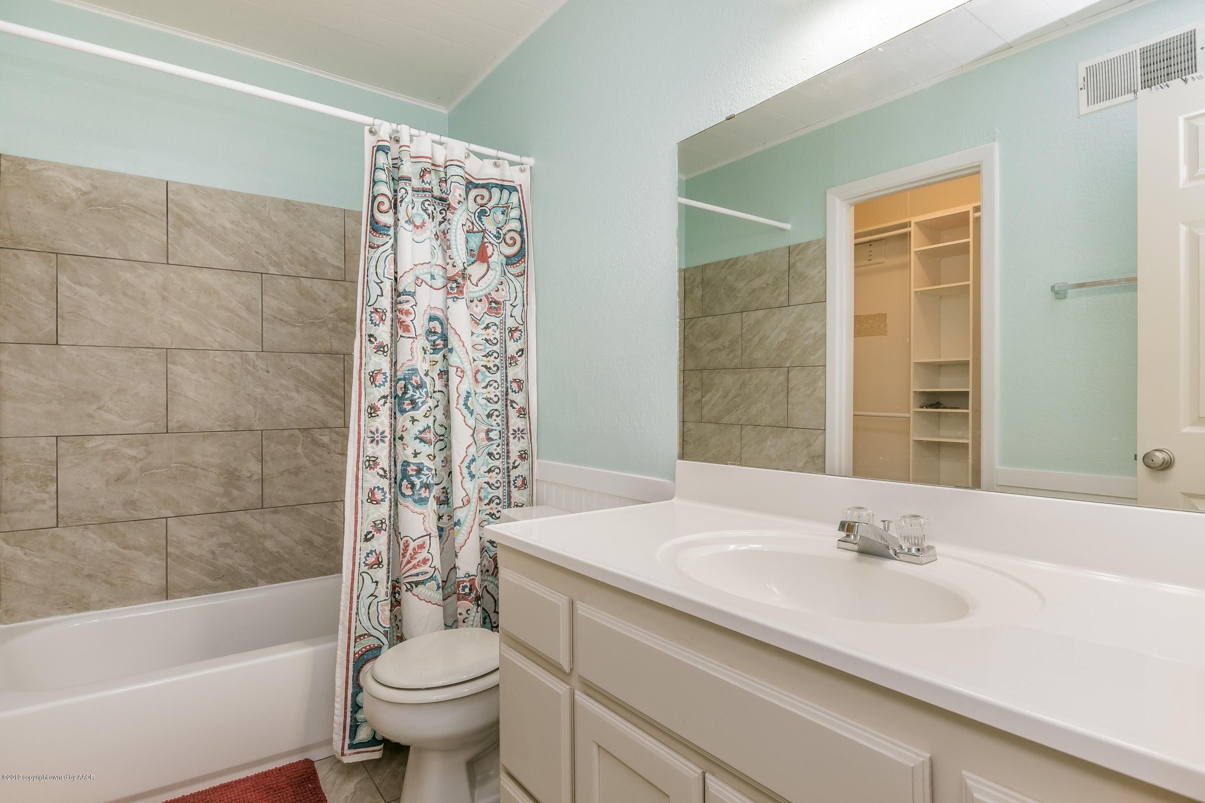 4623 South Travis Street Amarillo, TX 79110 - Photo 9 of 16 009_Master Bathroom