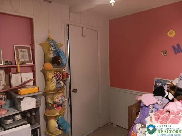 $415,000 | 4266 Chestnut Drive, Walnutport, PA 18088