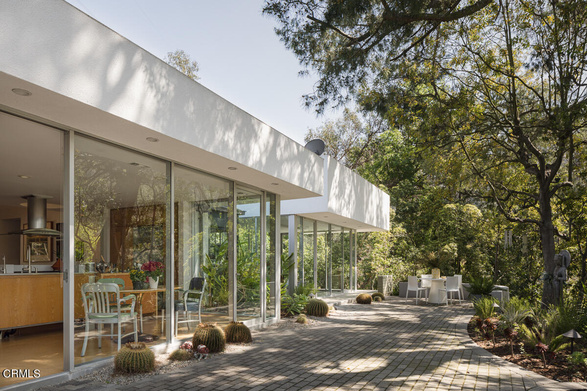 3205 Cornwall Drive Glendale, CA 91206 - Photo 26 of 32 Rear Patio