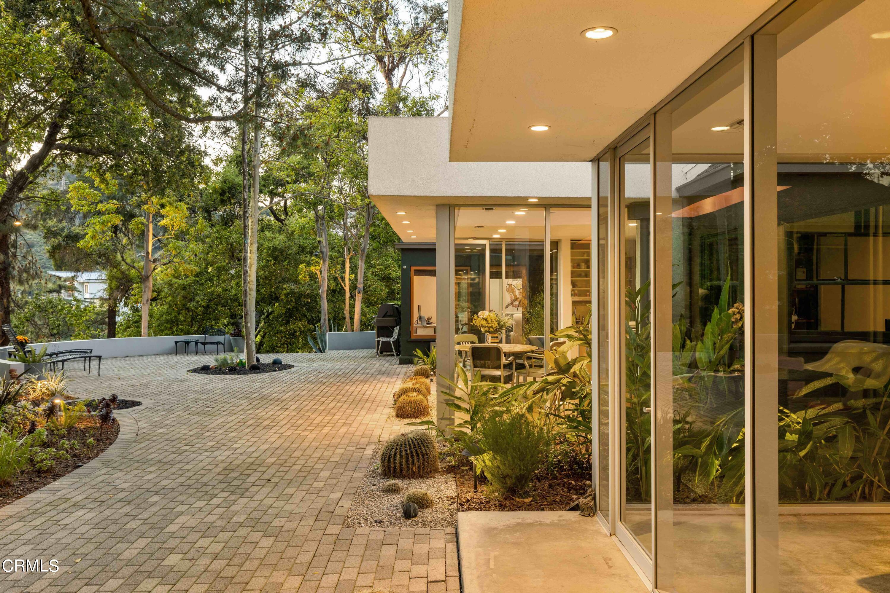 3205 Cornwall Drive Glendale, CA 91206 - Photo 30 of 32 Rear Patio