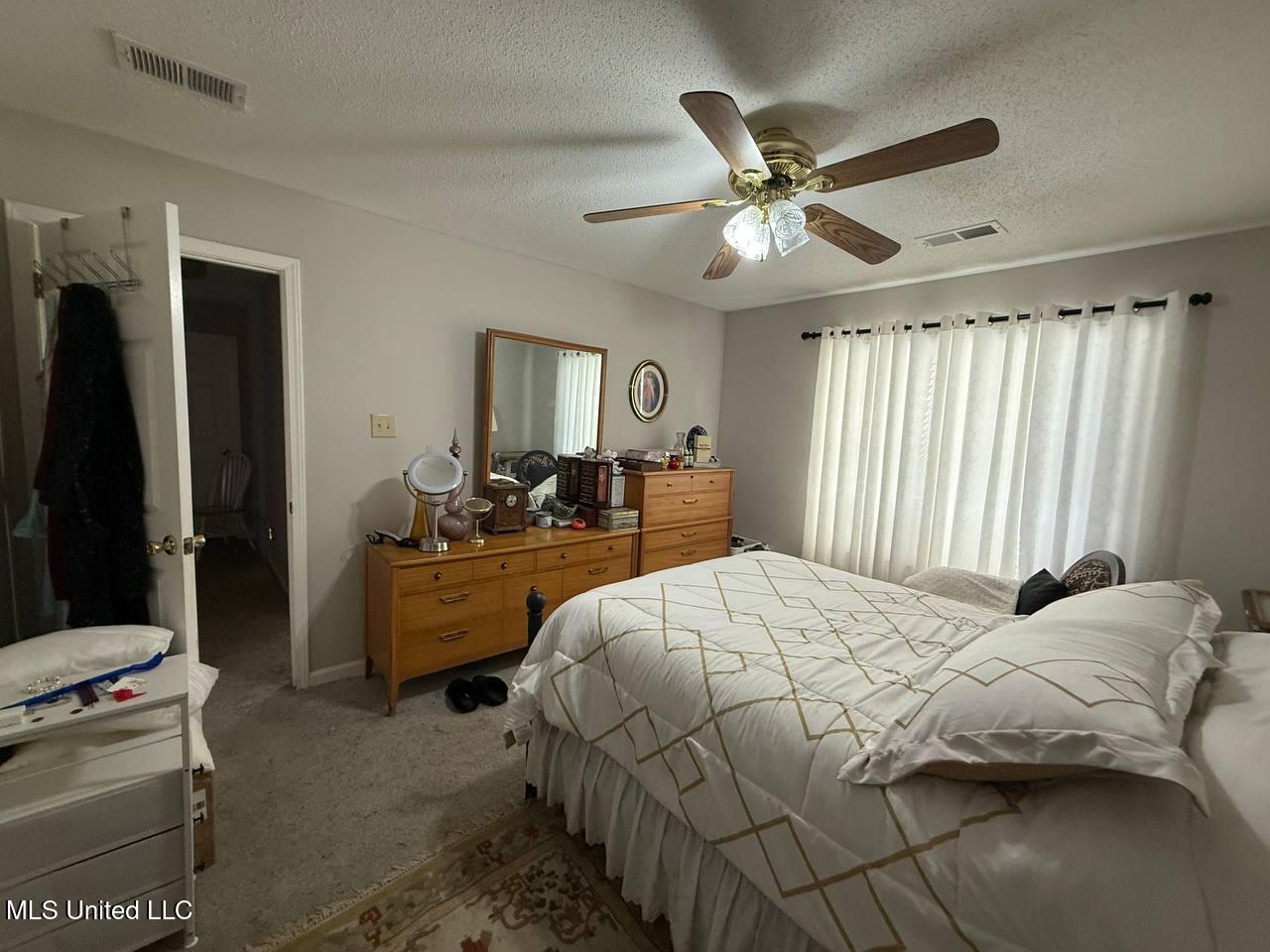 10185 Goodman Road Olive Branch, MS 38654 - Photo 4 of 8 Olive Branch, MS 4