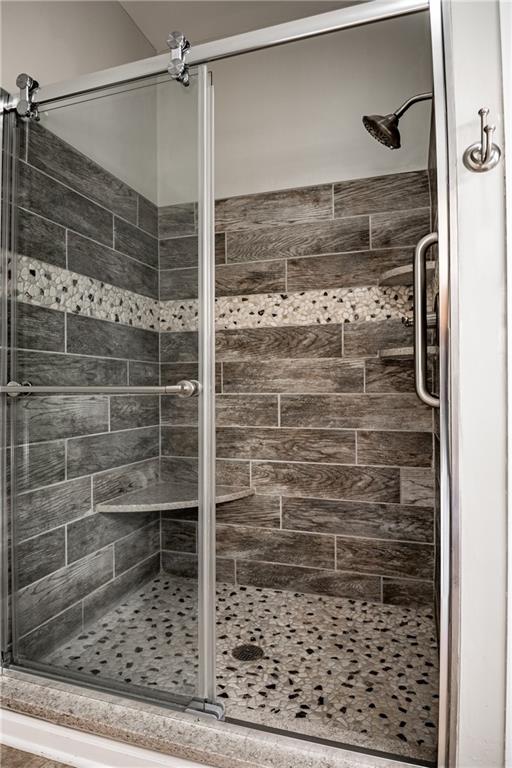 23 Stone Ridge Boulevard Hermitage, PA 16148 - Photo 20 of 23 a bathroom with a shower