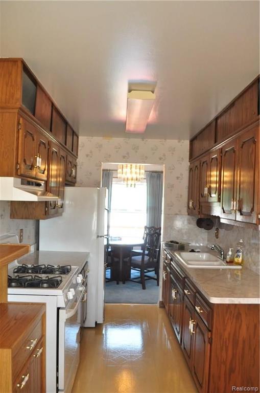 12631 Ronda Drive Southgate, MI 48195 - Photo 13 of 28