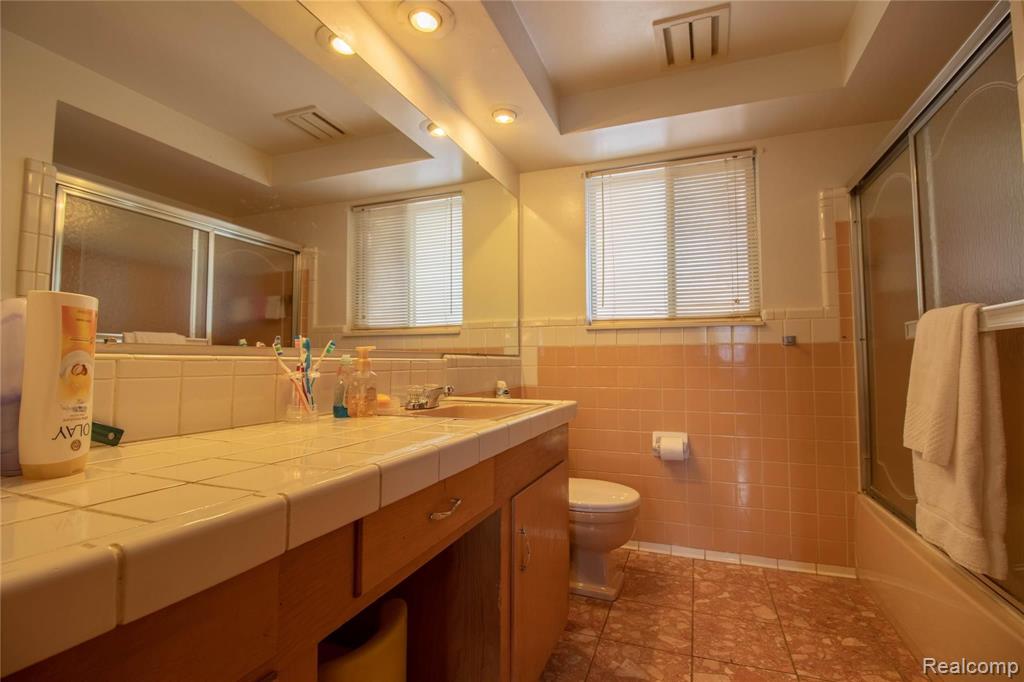 4262 Harvard Road Detroit, MI 48224 - Photo 10 of 19