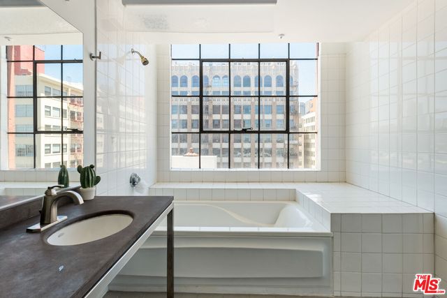 $829,999 | 315 East 8th Street, Unit 801, Los Angeles, CA 90014