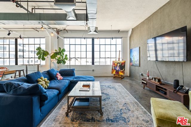 $829,999 | 315 East 8th Street, Unit 801, Los Angeles, CA 90014