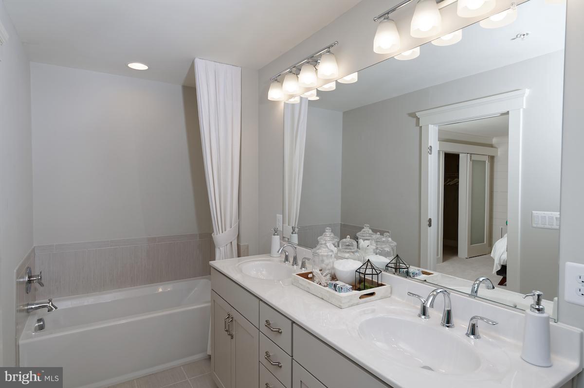 3401 Landing Way Silver Spring, MD 20906 - Photo 12 of 14 Bath (Master)