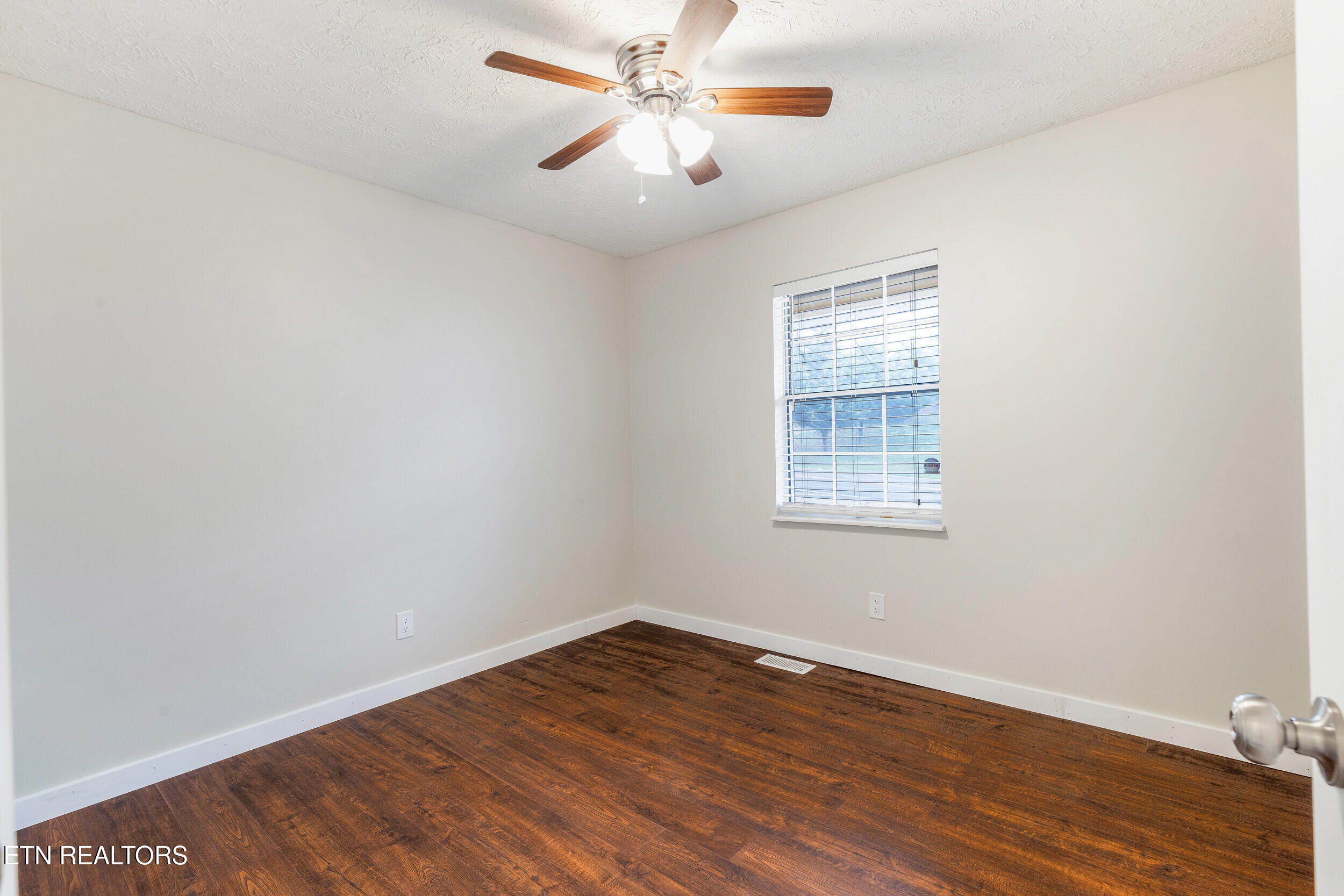 10012 Bluegrass Road Knoxville, TN 37922 - Photo 16 of 56 10012_bluegrass_rd_0085