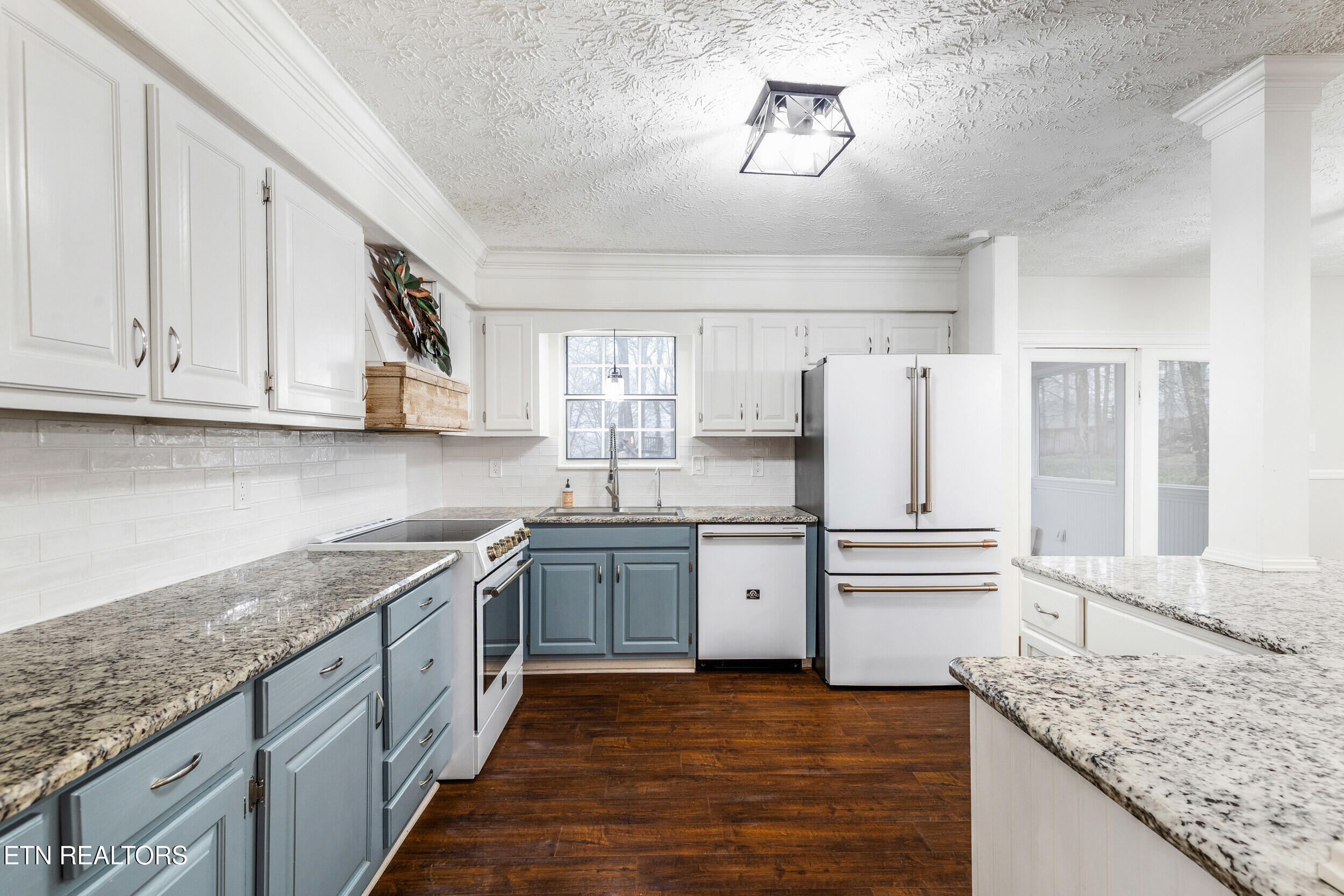 10012 Bluegrass Road Knoxville, TN 37922 - Photo 7 of 56 10012_bluegrass_rd_0076