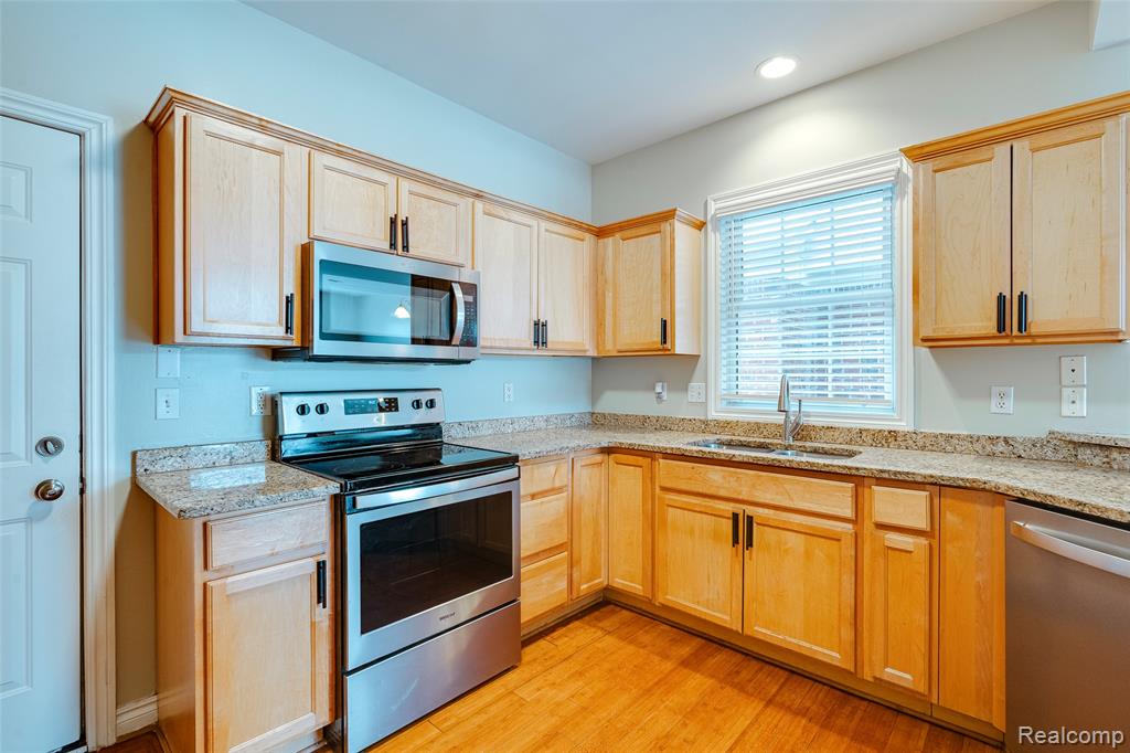 1584 Commodore Circle Canton, MI 48187 - Photo 10 of 50