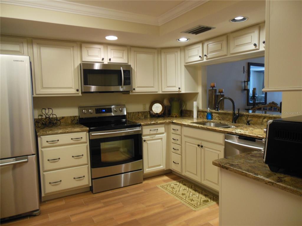1000 Riverside Drive, Unit B103 Palmetto, FL 34221 - Photo 2 of 28