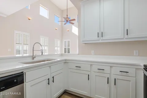 $329,000 | 201 Settlers Trace Boulevard, Unit 2401, Lafayette, LA 70508