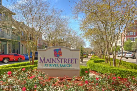 $329,000 | 201 Settlers Trace Boulevard, Unit 2401, Lafayette, LA 70508