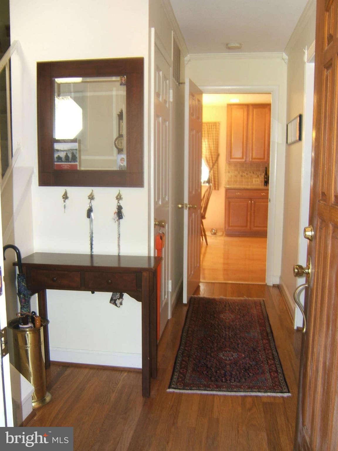 8609 Kerry Lane Springfield, VA 22152 - Photo 2 of 28 Interior General