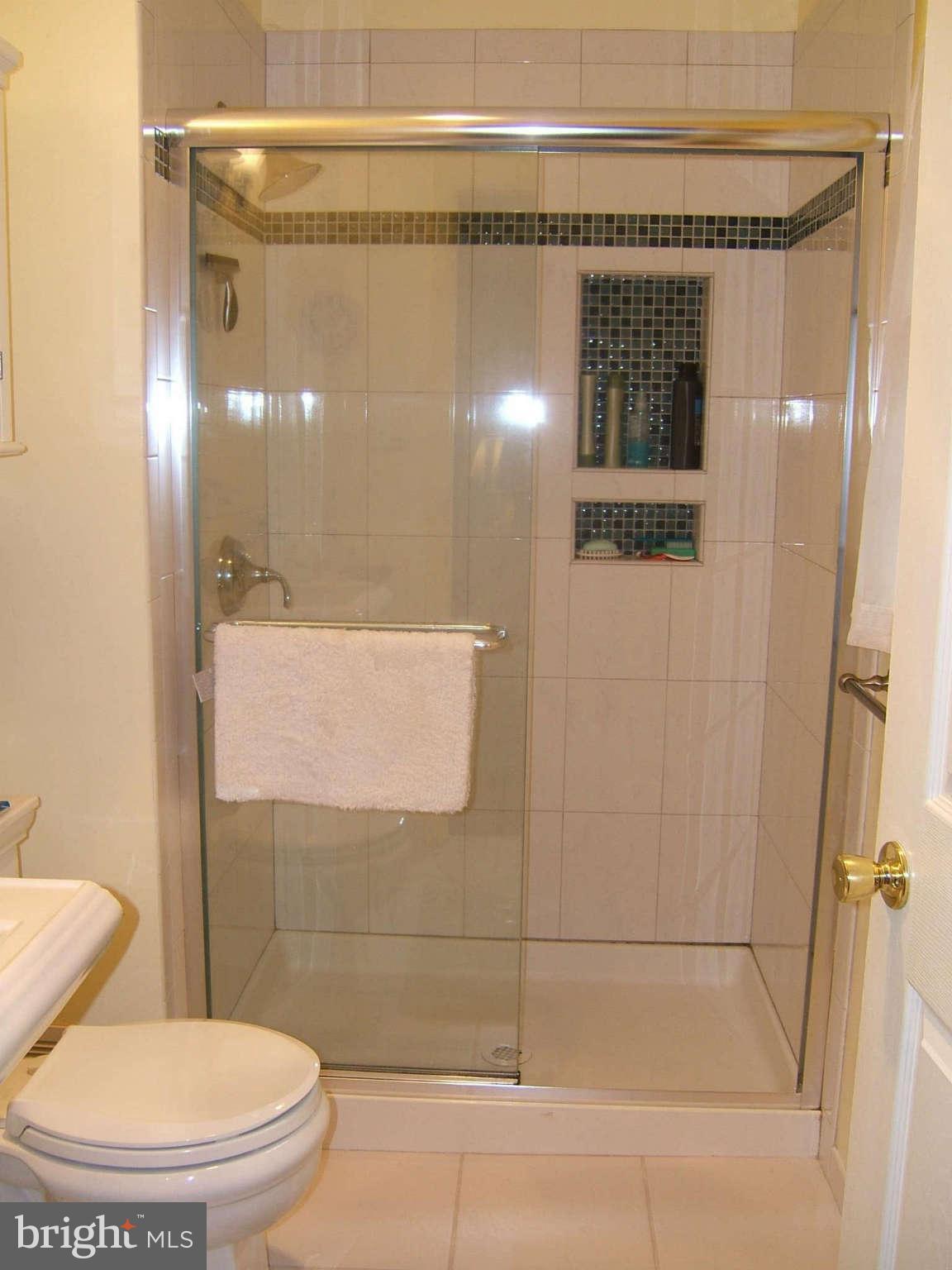 8609 Kerry Lane Springfield, VA 22152 - Photo 13 of 28 Bath Master