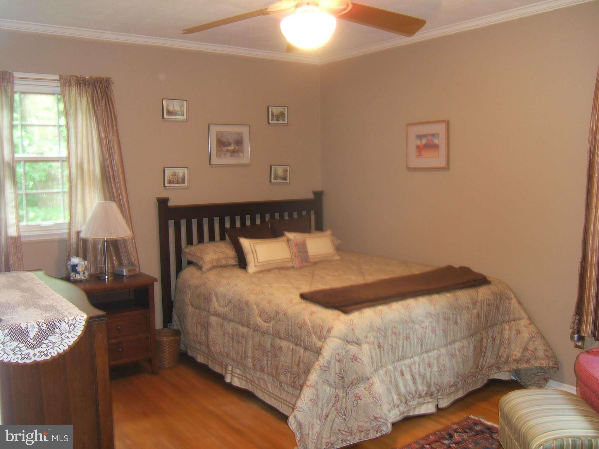 8609 Kerry Lane Springfield, VA 22152 - Photo 14 of 28 Bedroom