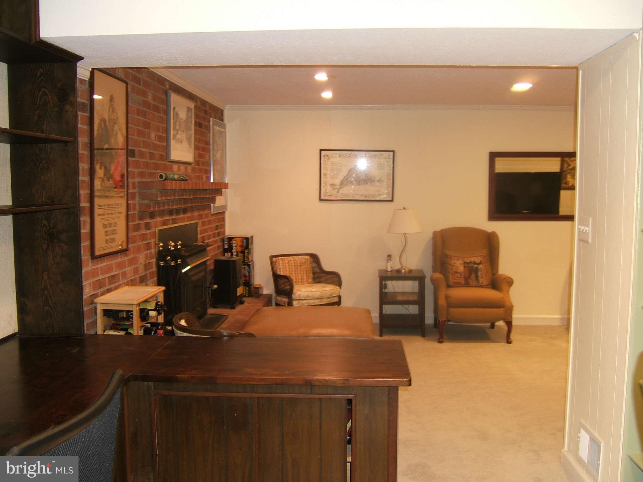 8609 Kerry Lane Springfield, VA 22152 - Photo 19 of 28 Interior General