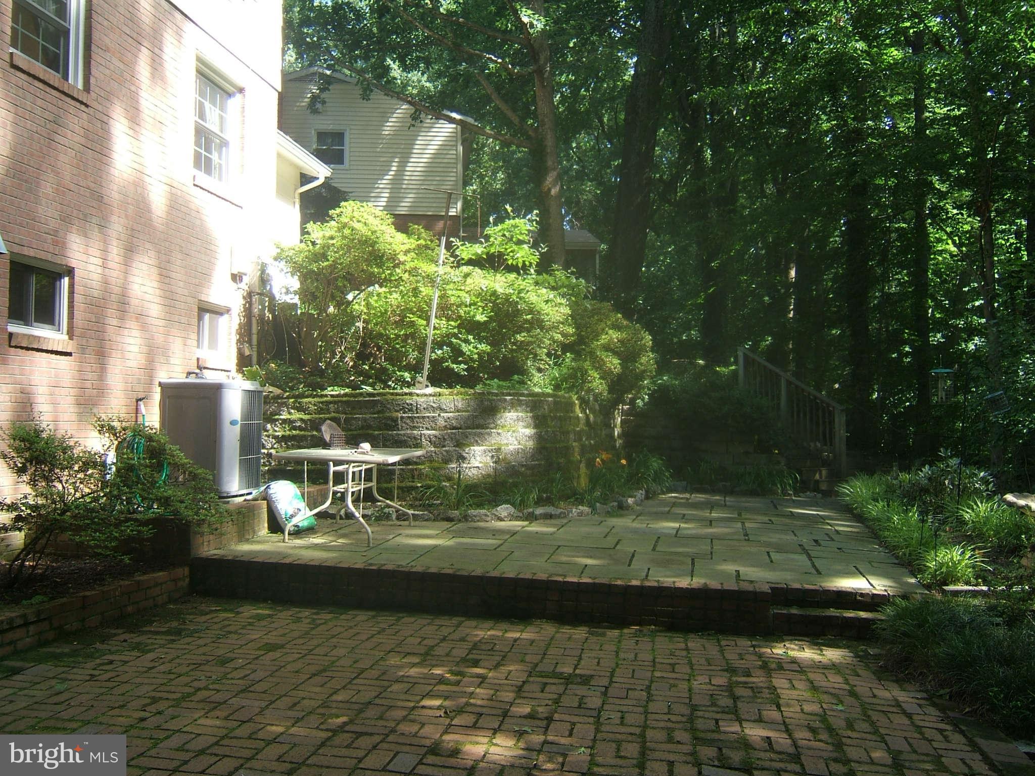 8609 Kerry Lane Springfield, VA 22152 - Photo 26 of 28 Exterior General